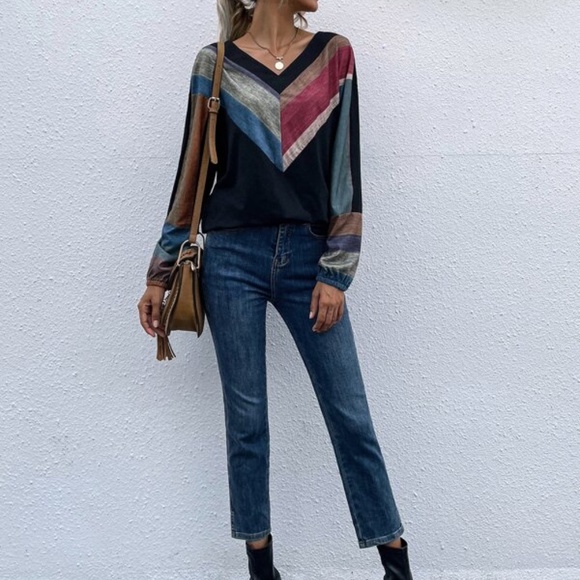 Black Chevron Print Stripes V neck Oversized Top - Picture 2 of 5